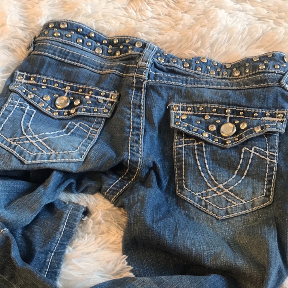 Jean Capri - Picture 3 of 5